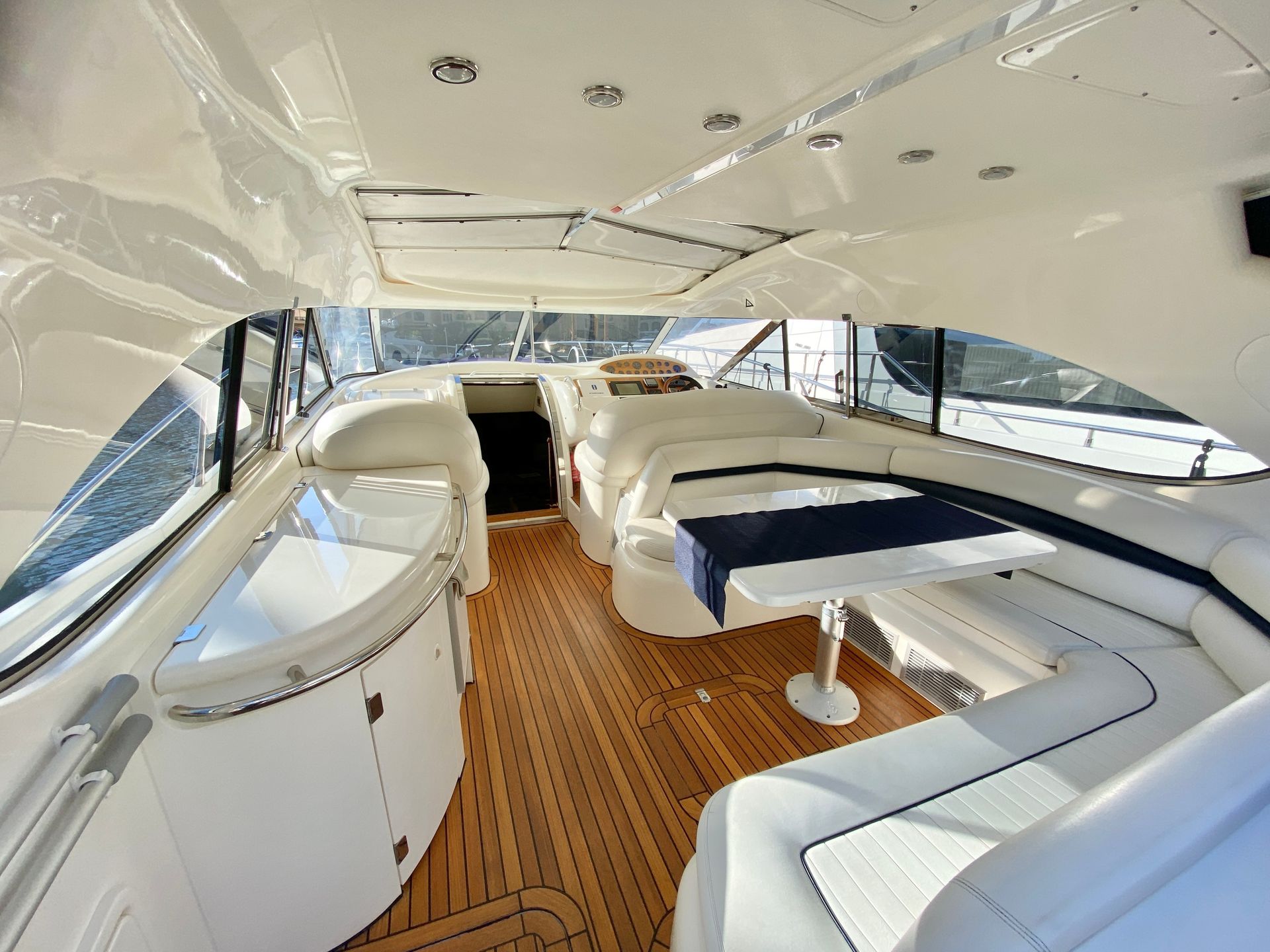 slider 3 Sunseeker Predator 58